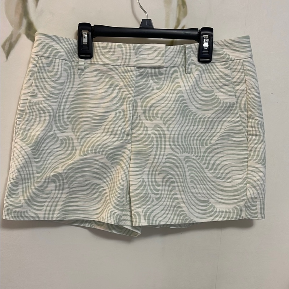 Ann Taylor Cream Bermuda Shorts with Elegant Design